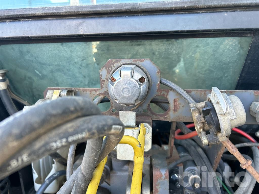 Traktor New Holland TM115 (2001): gambar 49 Traktor New Holland TM115 (2001): gambar 49