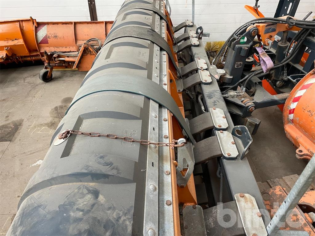 Schmidt SL32 (2010) - Bajak salju: gambar 3 Schmidt SL32 (2010) - Bajak salju: gambar 3