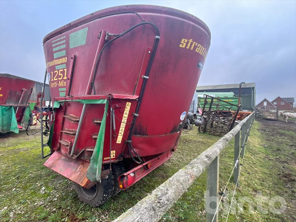 Strautmann Verti-Mix 1251 (2017) - Mixer-pengumpan: gambar 4 Strautmann Verti-Mix 1251 (2017) - Mixer-pengumpan: gambar 4