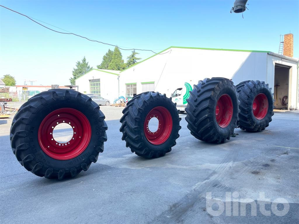 Trelleborg TM800/900 - Ban untuk Peralatan pertanian: gambar 1 Trelleborg TM800/900 - Ban untuk Peralatan pertanian: gambar 1