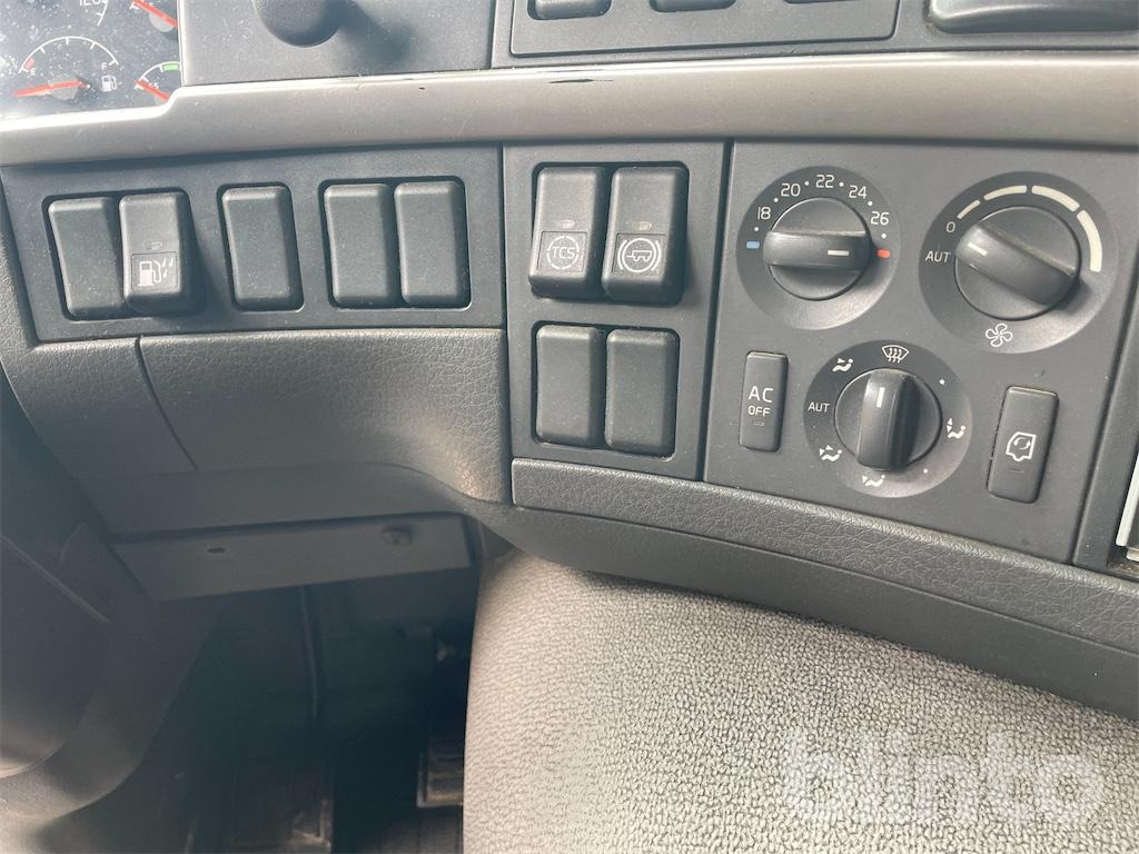 Truk VOLVO FM9 4X2: gambar 44