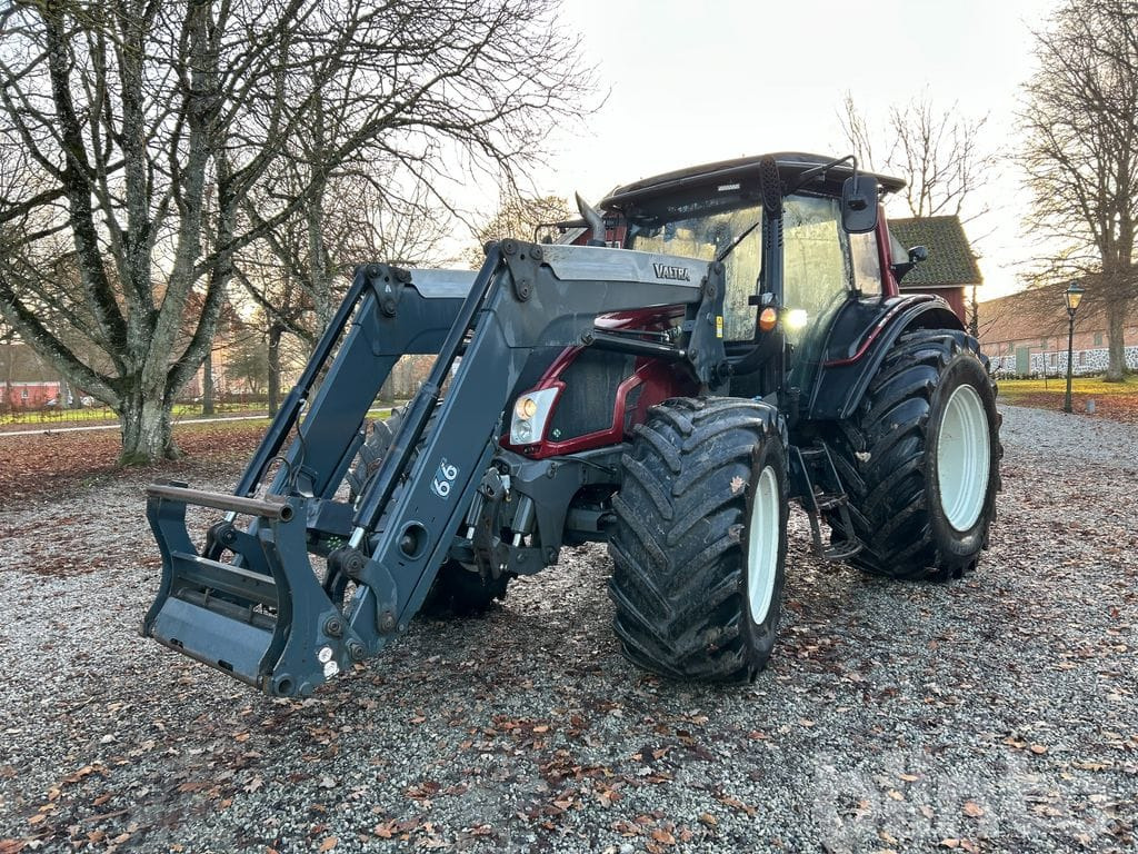 VALTRA N-SERIES - Traktor kehutanan: gambar 1 VALTRA N-SERIES - Traktor kehutanan: gambar 1