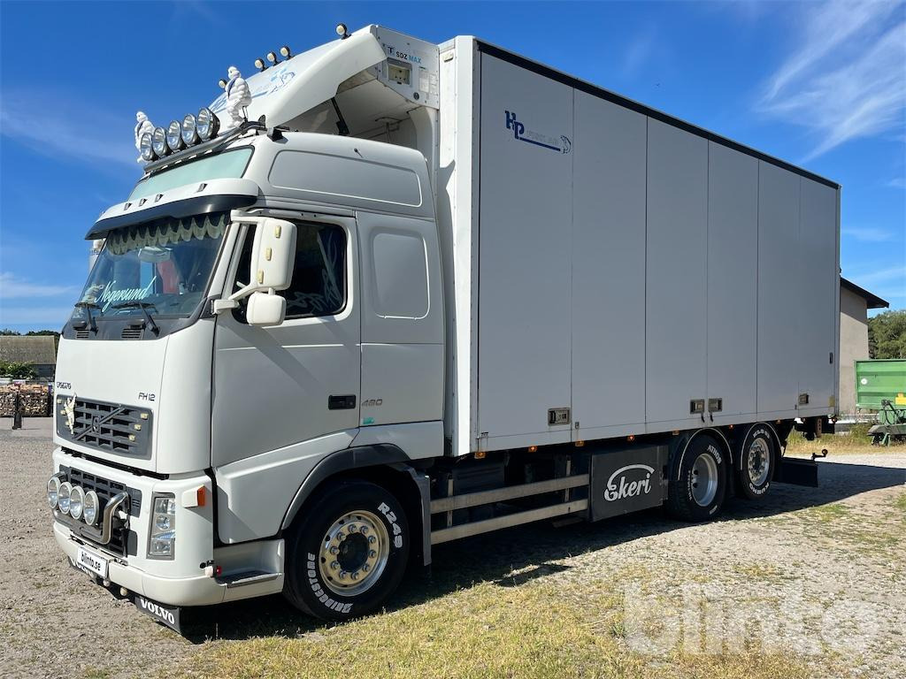 VOLVO FH12 6X2 - Truk berpendingin: gambar 1 VOLVO FH12 6X2 - Truk berpendingin: gambar 1