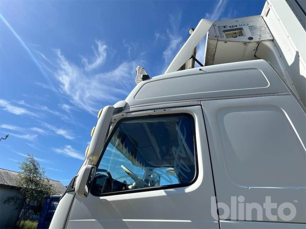 Truk berpendingin VOLVO FH12 6X2: gambar 37