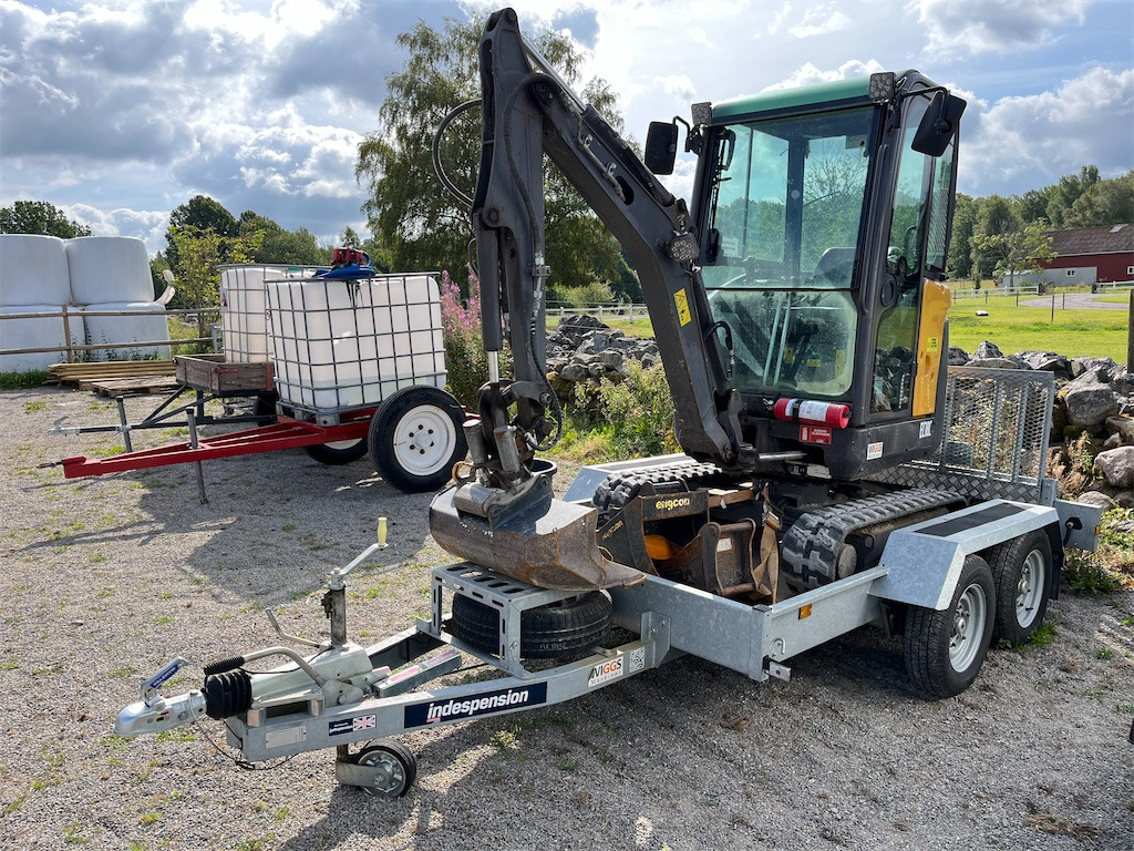 Volvo EC18C med flera redskap och maskinsläp - Ekskavator mini: gambar 1 Volvo EC18C med flera redskap och maskinsläp - Ekskavator mini: gambar 1