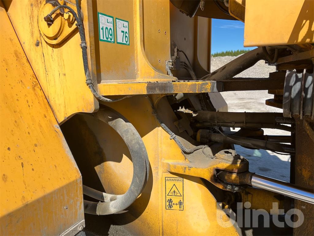 Wheel loader Volvo L220D: gambar 29 Wheel loader Volvo L220D: gambar 29