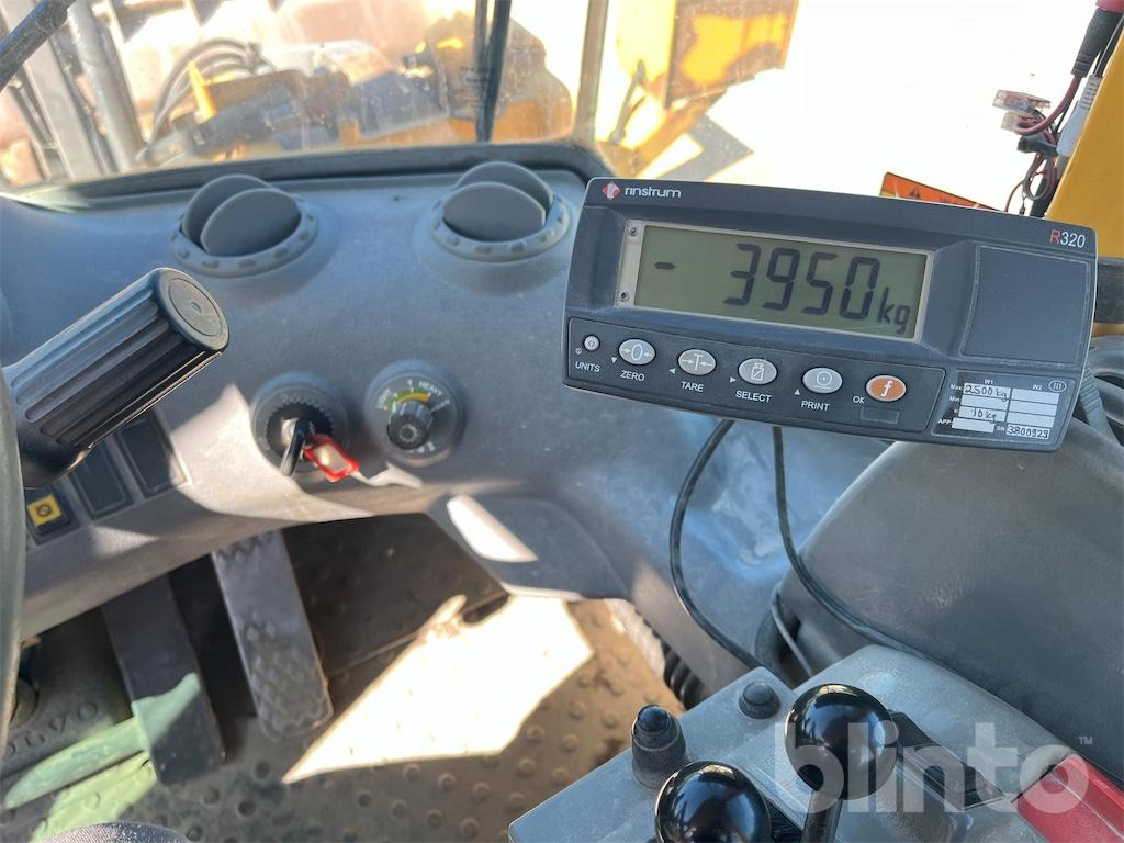 Wheel loader Volvo L220D: gambar 14 Wheel loader Volvo L220D: gambar 14