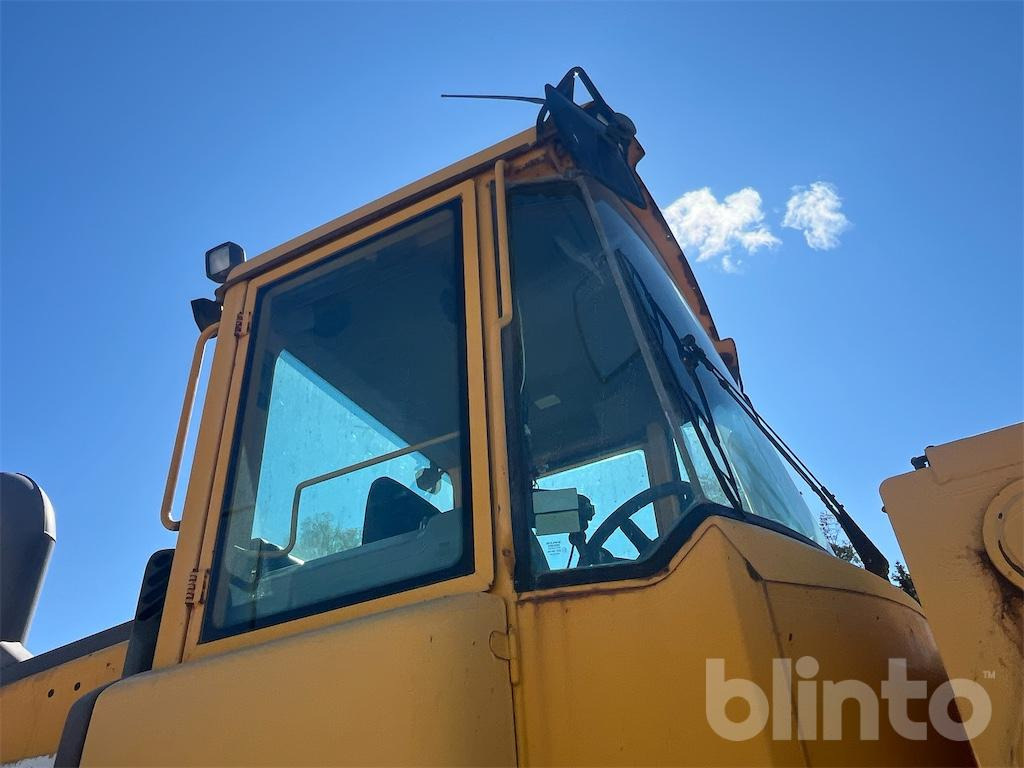 Wheel loader Volvo L220D: gambar 48 Wheel loader Volvo L220D: gambar 48