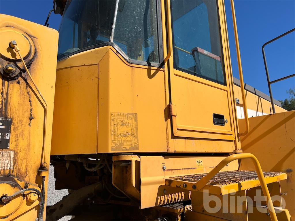 Wheel loader Volvo L220D: gambar 25 Wheel loader Volvo L220D: gambar 25