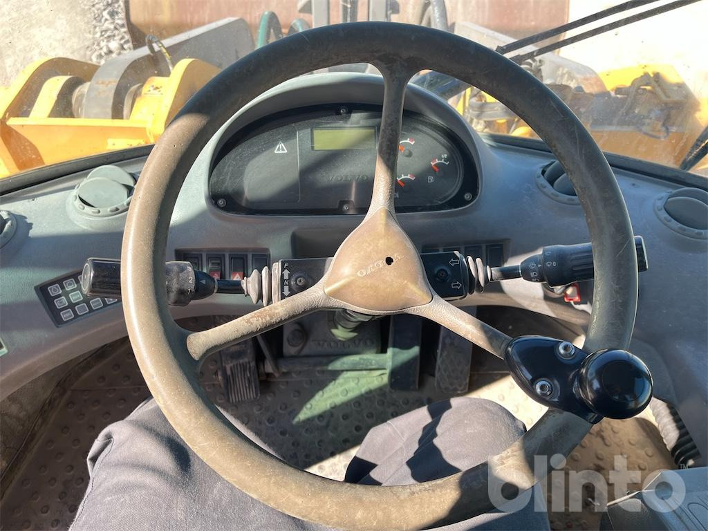 Wheel loader Volvo L220D: gambar 15 Wheel loader Volvo L220D: gambar 15