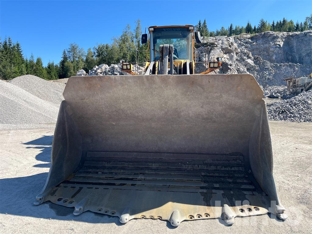 Volvo L220D - Wheel loader: gambar 2 Volvo L220D - Wheel loader: gambar 2