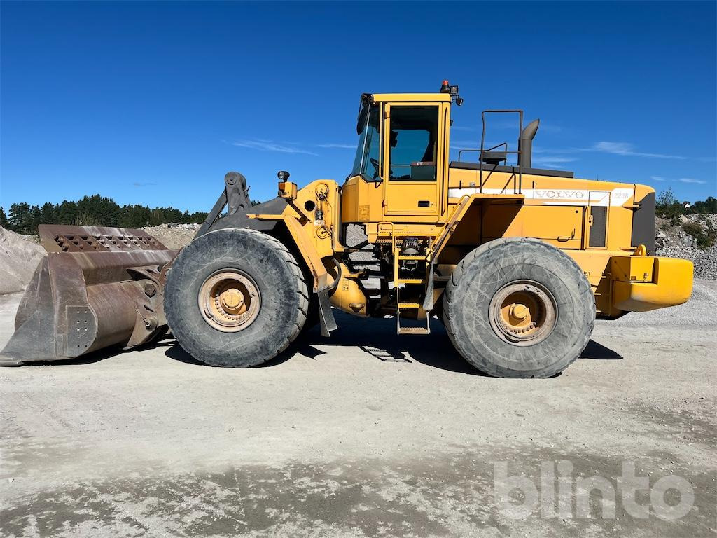 Wheel loader Volvo L220D: gambar 8 Wheel loader Volvo L220D: gambar 8
