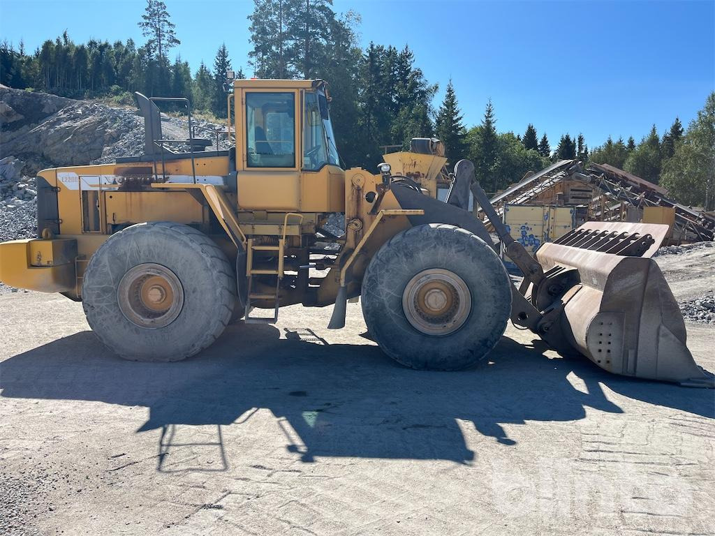 Volvo L220D - Wheel loader: gambar 4 Volvo L220D - Wheel loader: gambar 4
