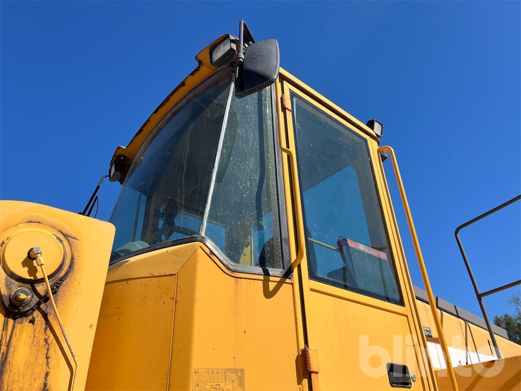 Wheel loader Volvo L220D: gambar 24 Wheel loader Volvo L220D: gambar 24