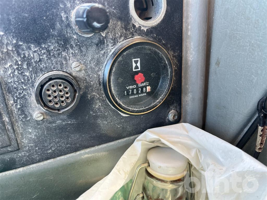 Wheel loader Volvo L220D: gambar 12 Wheel loader Volvo L220D: gambar 12