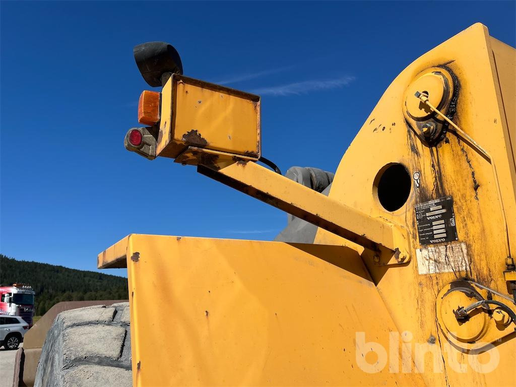 Wheel loader Volvo L220D: gambar 31 Wheel loader Volvo L220D: gambar 31