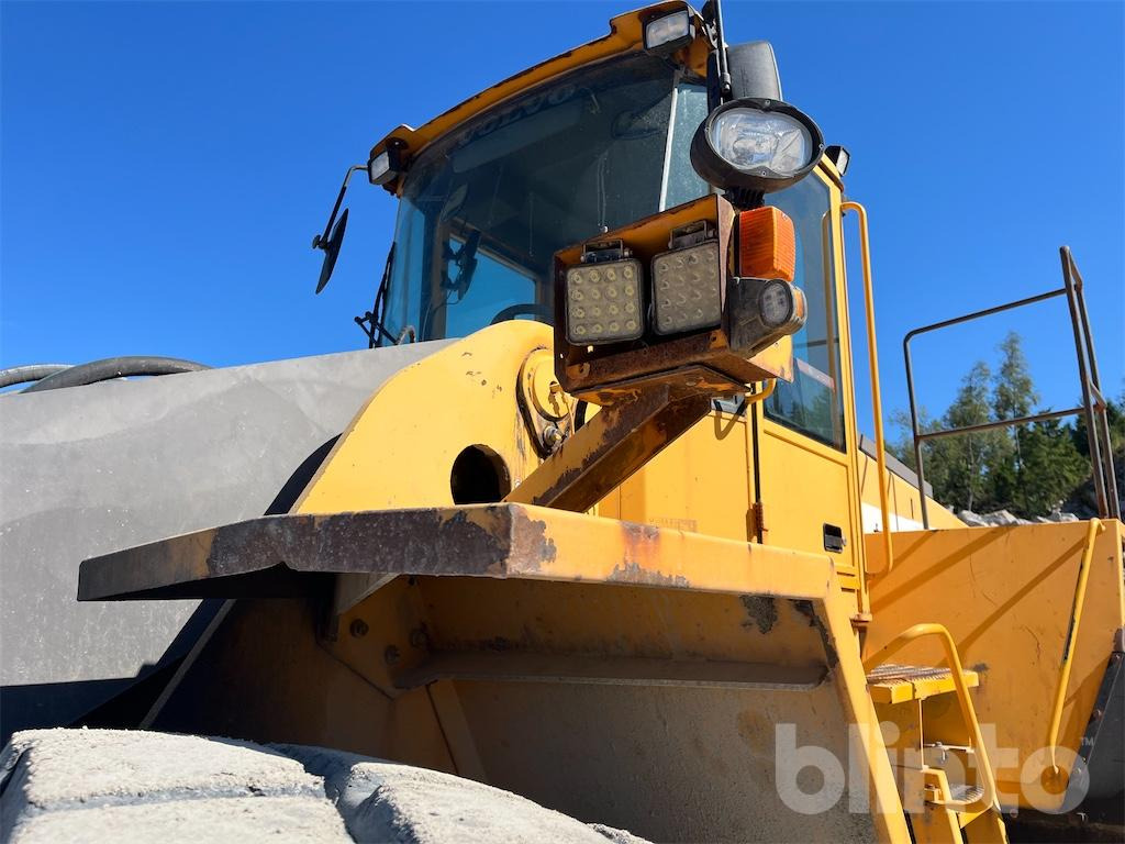 Wheel loader Volvo L220D: gambar 35 Wheel loader Volvo L220D: gambar 35