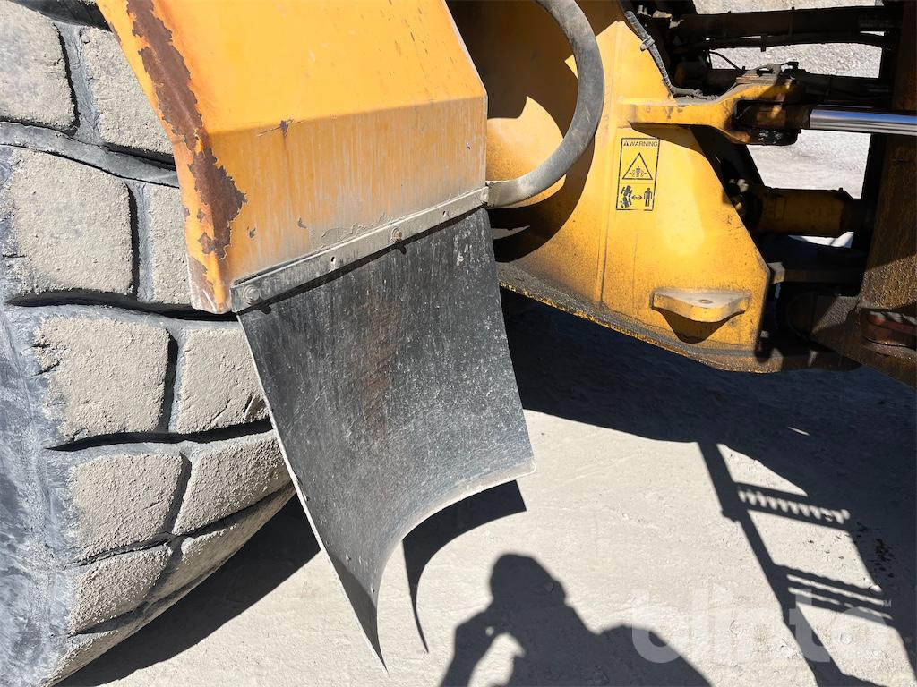 Wheel loader Volvo L220D: gambar 33 Wheel loader Volvo L220D: gambar 33