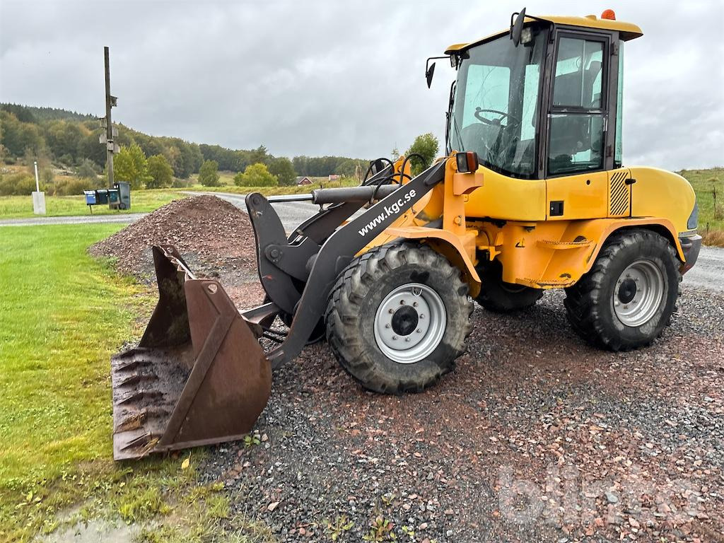 Volvo L30B - Wheel loader: gambar 2 Volvo L30B - Wheel loader: gambar 2