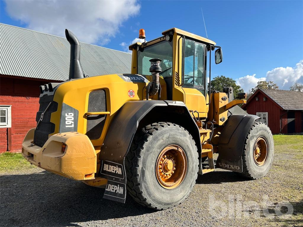 Wheel loader Volvo L90G: gambar 7 Wheel loader Volvo L90G: gambar 7