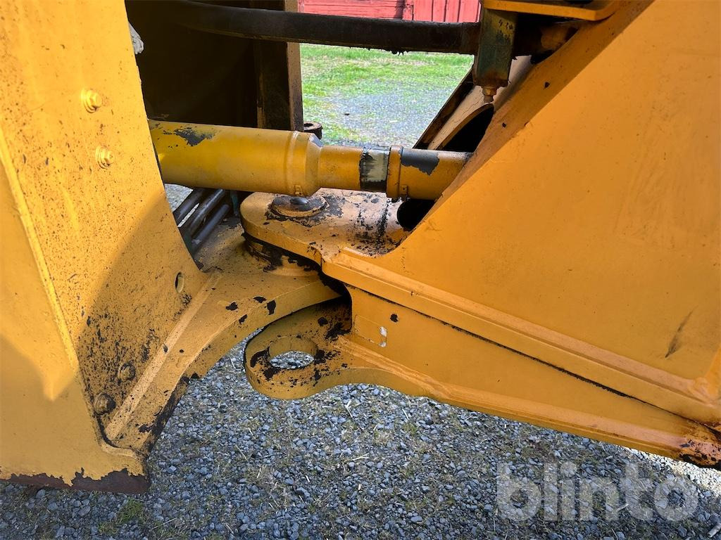 Wheel loader Volvo L90G: gambar 24 Wheel loader Volvo L90G: gambar 24