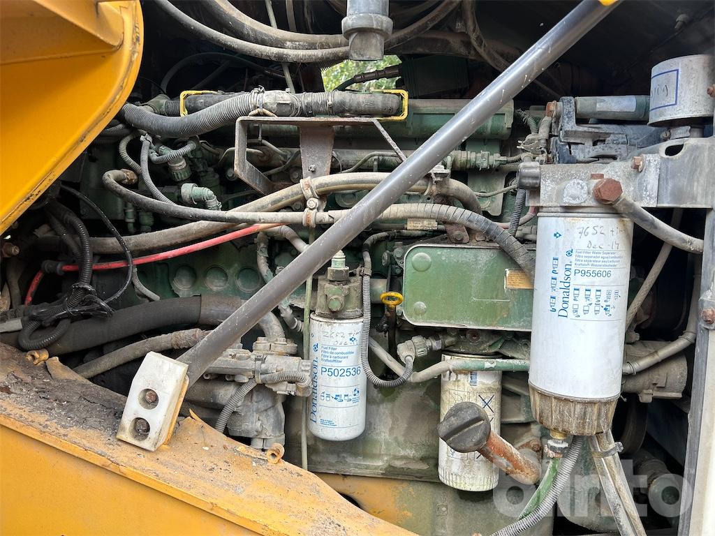 Wheel loader Volvo L90G: gambar 18 Wheel loader Volvo L90G: gambar 18