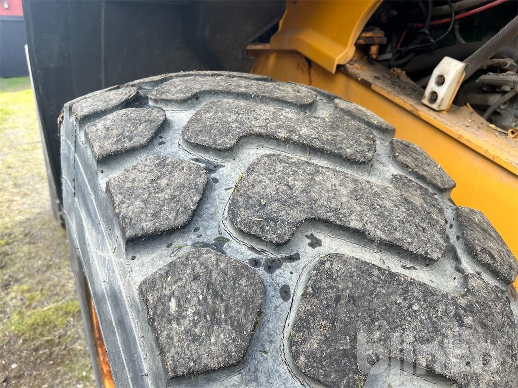 Wheel loader Volvo L90G: gambar 17 Wheel loader Volvo L90G: gambar 17