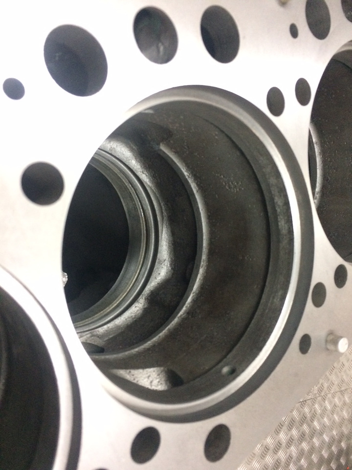 BASAMENTO MERCEDES OM457LA - Crankcases: gambar 2 BASAMENTO MERCEDES OM457LA - Crankcases: gambar 2