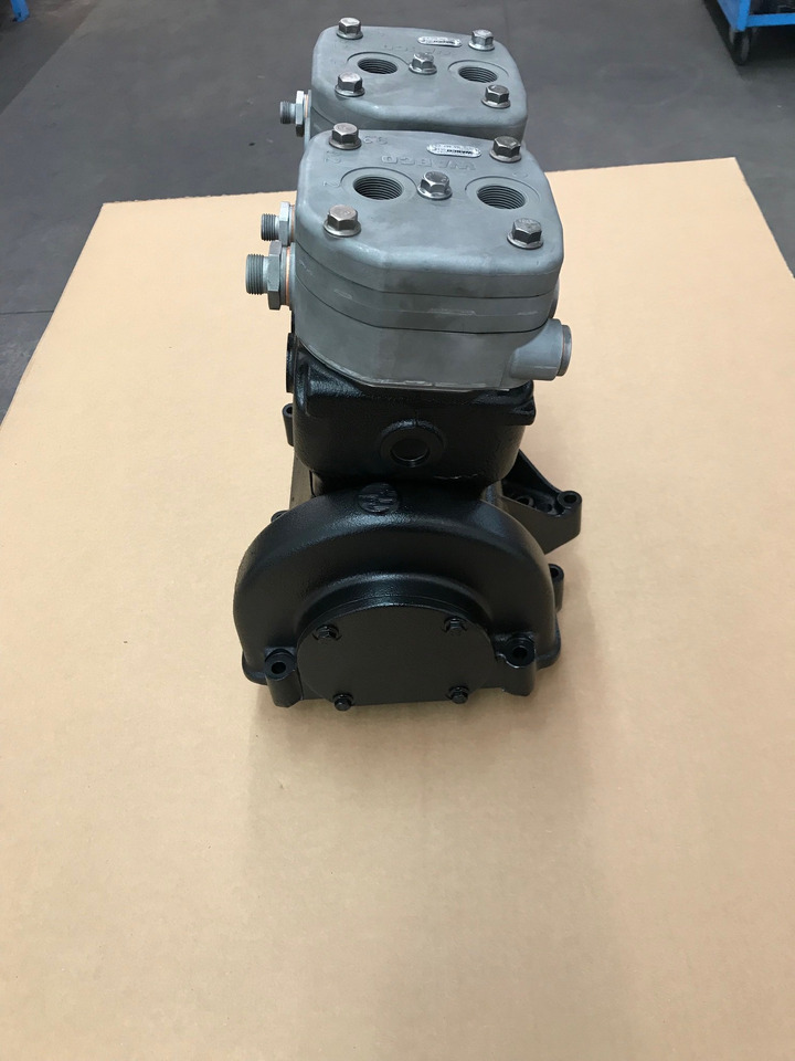 COMPRESSORE ARIA BICILINDRICO RAFFREDDATO AD ACQUA - MAN 51541007190 - Kompresor udara: gambar 4 COMPRESSORE ARIA BICILINDRICO RAFFREDDATO AD ACQUA - MAN 51541007190 - Kompresor udara: gambar 4