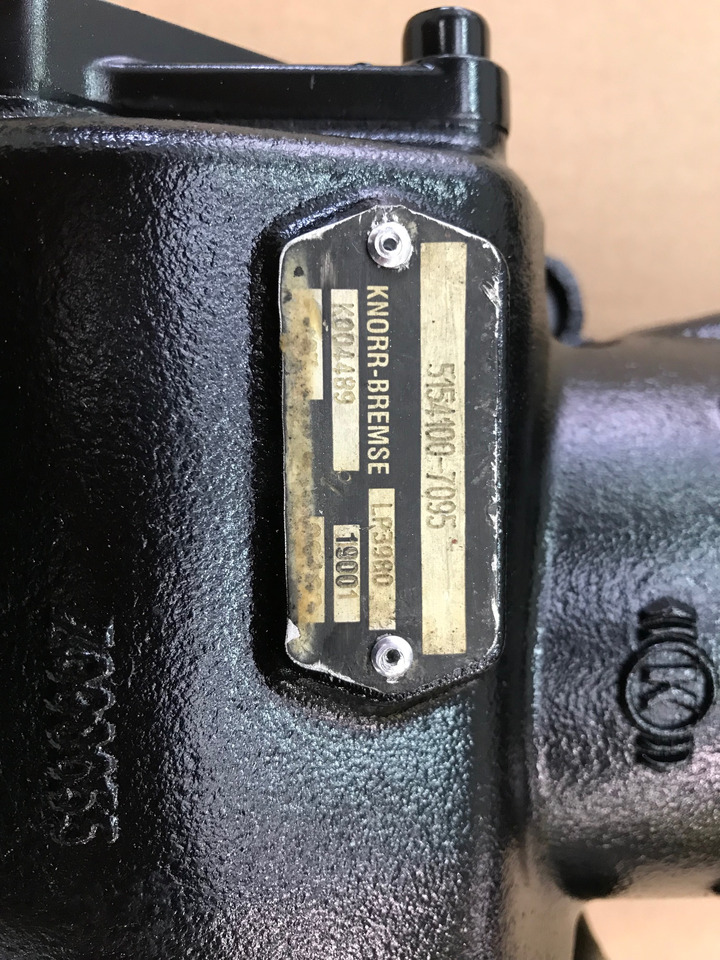 COMPRESSORE ARIA MONOCILINDRICO MAN 51541007095 - Kompresor udara: gambar 3 COMPRESSORE ARIA MONOCILINDRICO MAN 51541007095 - Kompresor udara: gambar 3