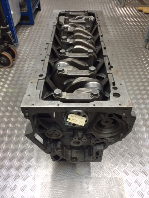 KIT BASAMENTO + ALBERO MOTORE MAN D2676 - Crankcases untuk Truk: gambar 1 KIT BASAMENTO + ALBERO MOTORE MAN D2676 - Crankcases untuk Truk: gambar 1