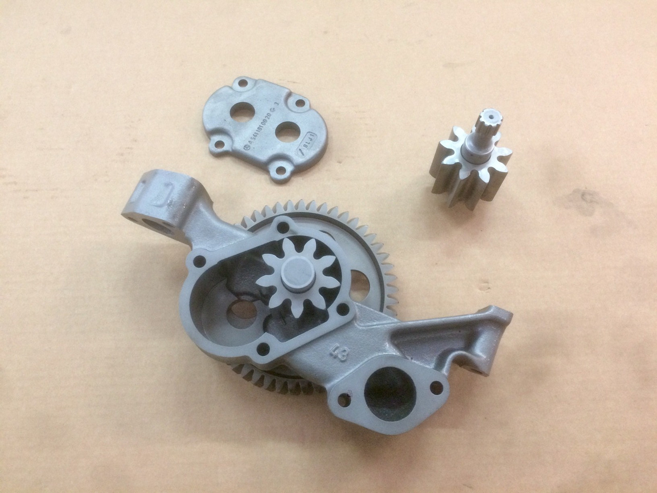 POMPA OLIO MOTORE MERCEDES OM457HLA - Pompa minyak untuk Truk: gambar 1 POMPA OLIO MOTORE MERCEDES OM457HLA - Pompa minyak untuk Truk: gambar 1