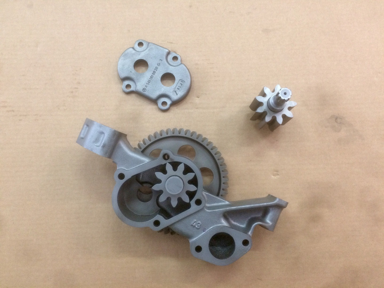 POMPA OLIO MOTORE MERCEDES OM457HLA - Pompa minyak untuk Truk: gambar 2 POMPA OLIO MOTORE MERCEDES OM457HLA - Pompa minyak untuk Truk: gambar 2