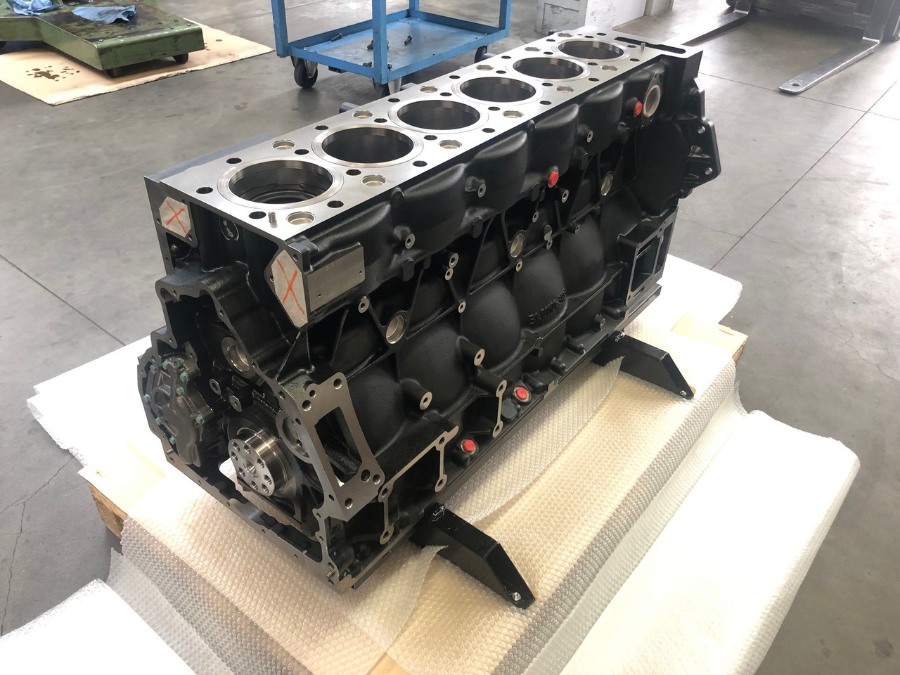 SHORTBLOCK MAN D2676 EURO 6c (bus) - Blok silinder untuk Bus: gambar 2 SHORTBLOCK MAN D2676 EURO 6c (bus) - Blok silinder untuk Bus: gambar 2