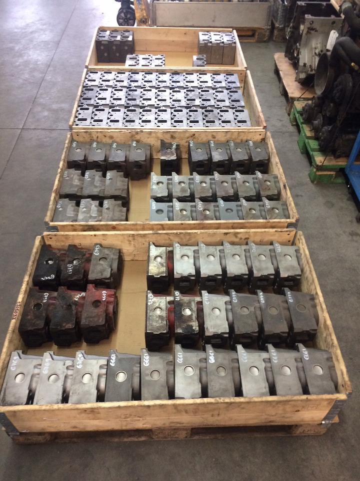 TESTATA MOTORE MAN D2865 / D2866 2V / D2876 2V / D2848 2V / D2840 2V / D2842 2V - Kepala silinder: gambar 4 TESTATA MOTORE MAN D2865 / D2866 2V / D2876 2V / D2848 2V / D2840 2V / D2842 2V - Kepala silinder: gambar 4