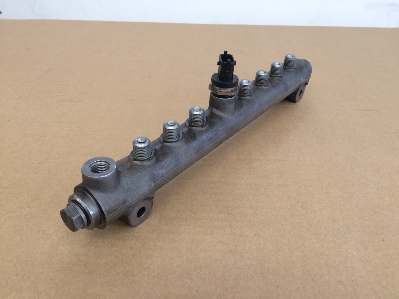 TUBO PRESSIONE COMMON RAIL MAN 51103116063 - Sistem bahan bakar: gambar 2 TUBO PRESSIONE COMMON RAIL MAN 51103116063 - Sistem bahan bakar: gambar 2