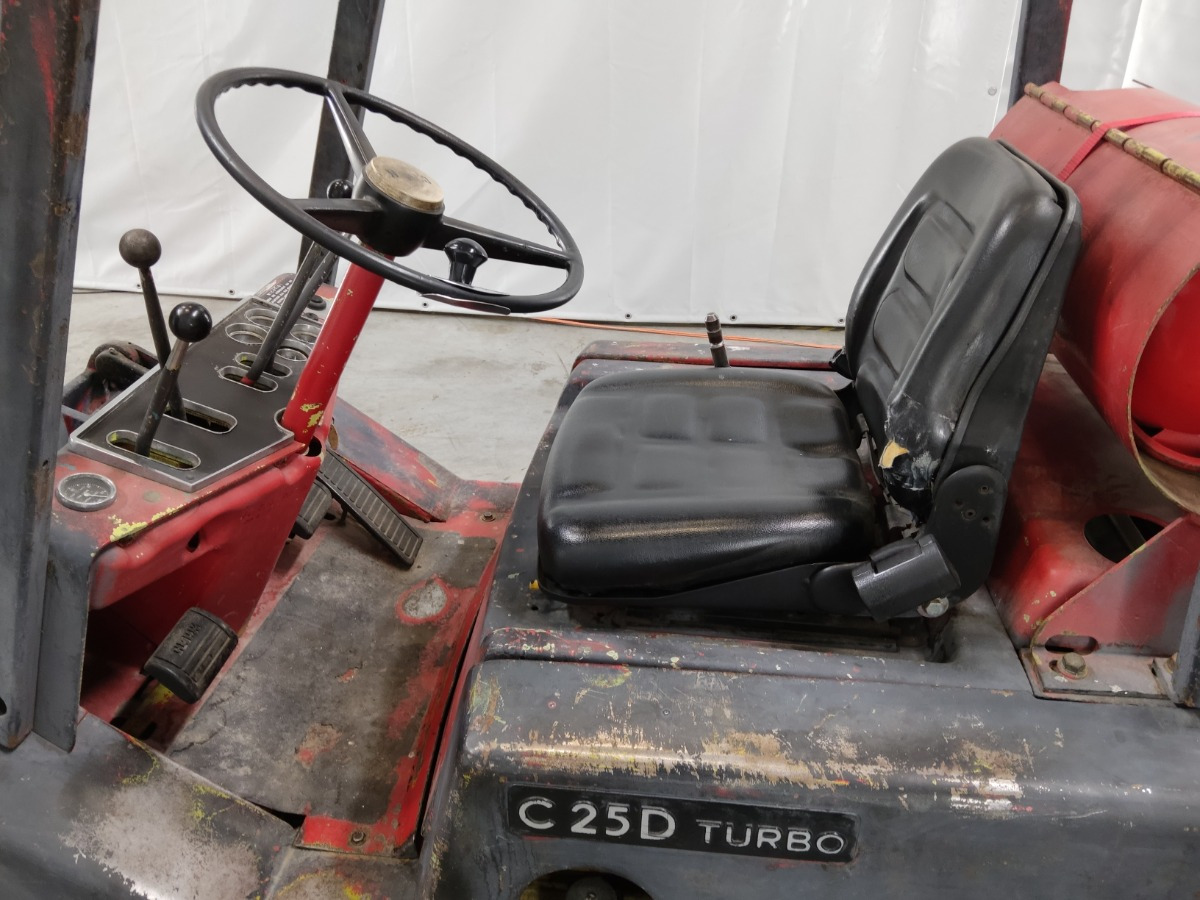 Clark 25D - Forklift diesel: gambar 3 Clark 25D - Forklift diesel: gambar 3