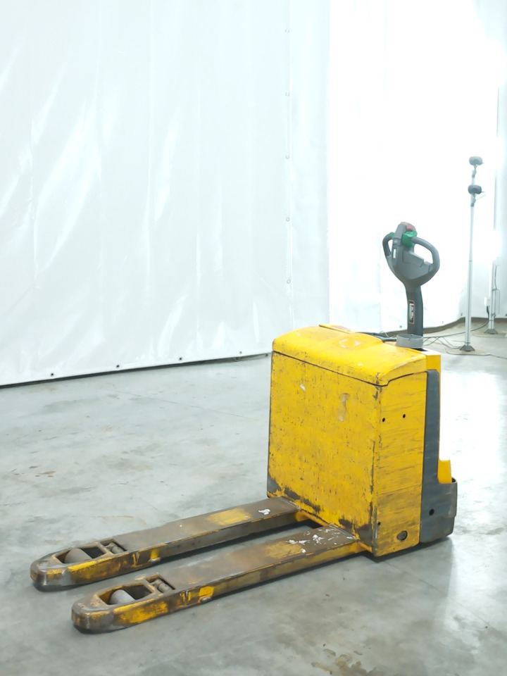 Jungheinrich EJE118 - Truk pallet: gambar 1 Jungheinrich EJE118 - Truk pallet: gambar 1