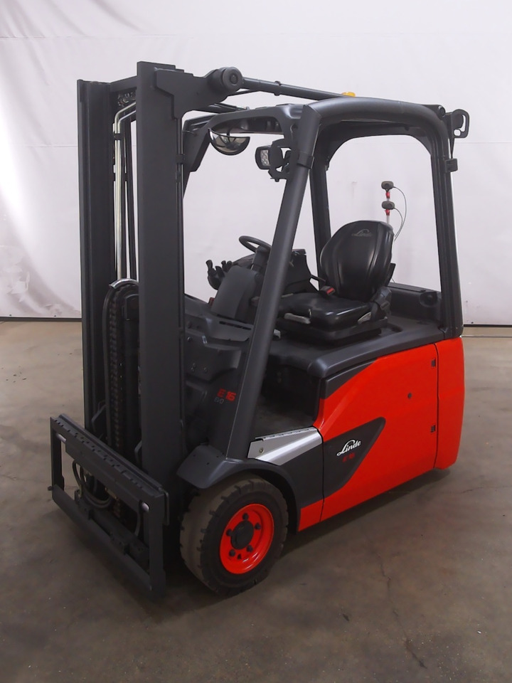 Linde E16-02 - Forklift listrik: gambar 1 Linde E16-02 - Forklift listrik: gambar 1