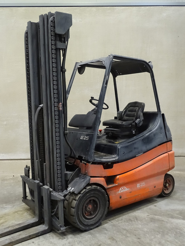 Linde E25 - Forklift listrik: gambar 1 Linde E25 - Forklift listrik: gambar 1