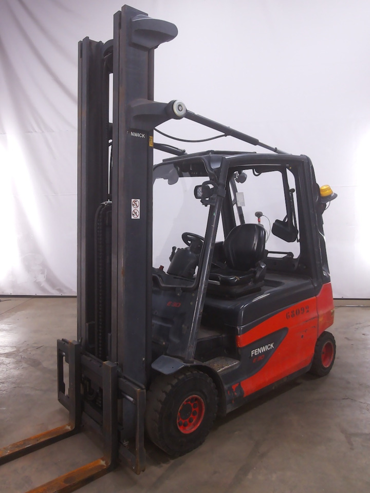 Forklift listrik Linde E30L: gambar 1
