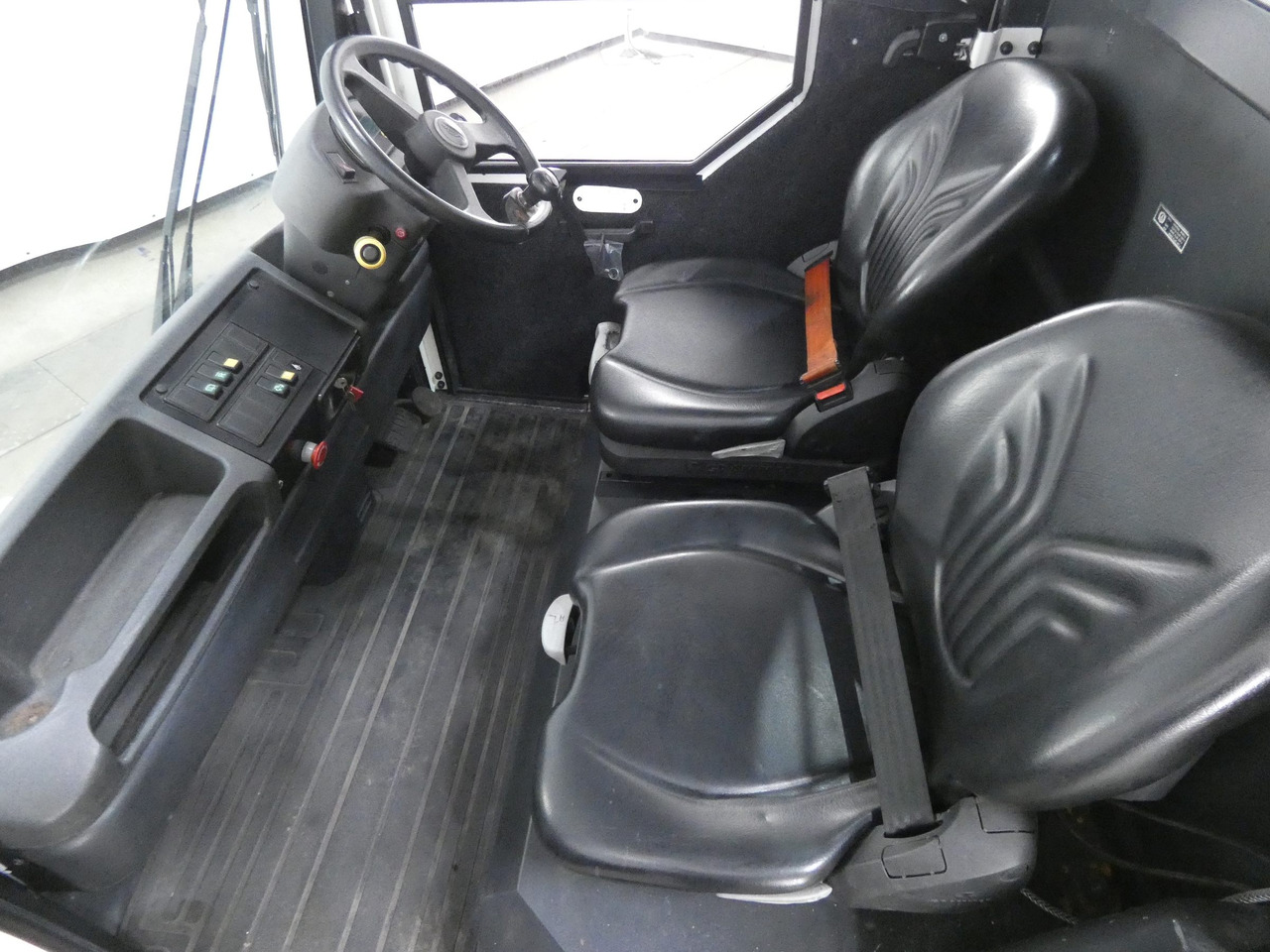 Linde P250 - Traktor derek: gambar 3 Linde P250 - Traktor derek: gambar 3