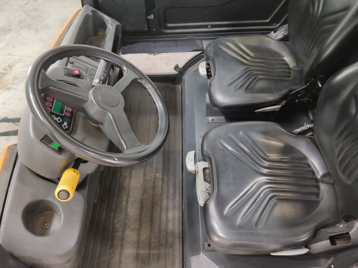 Linde P250 - Traktor derek: gambar 3 Linde P250 - Traktor derek: gambar 3