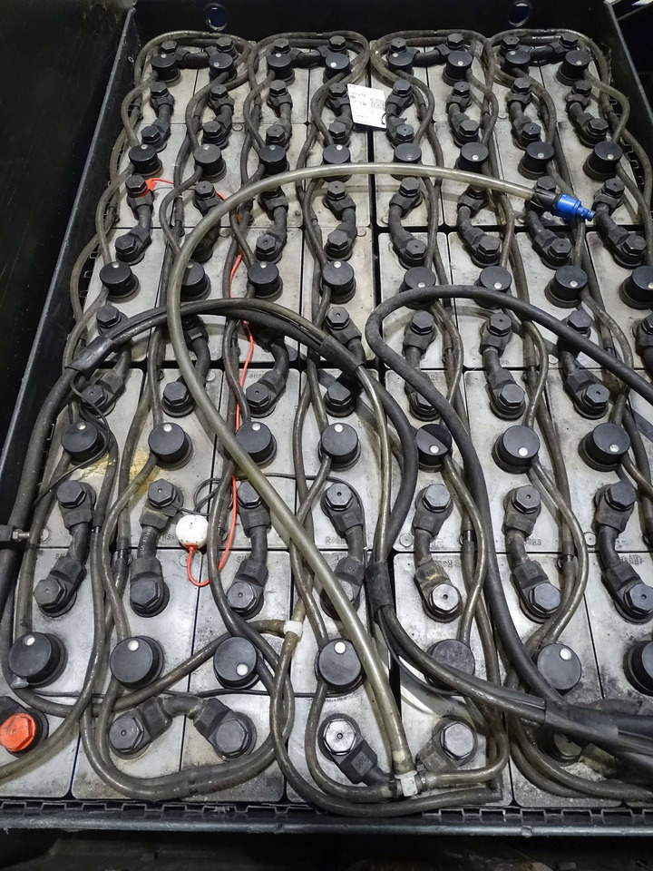 Linde P250 - Traktor derek: gambar 4 Linde P250 - Traktor derek: gambar 4