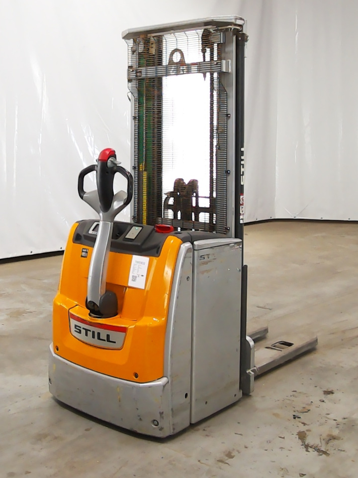 Still EXV16 - Penumpuk: gambar 2 Still EXV16 - Penumpuk: gambar 2