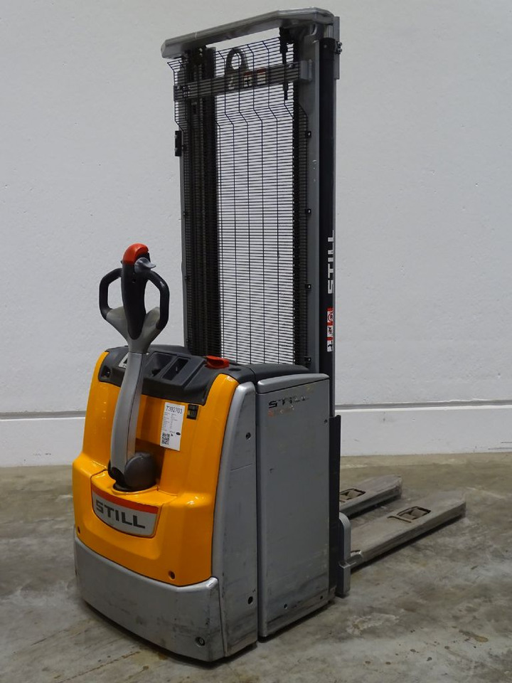 Still EXV16 - Penumpuk: gambar 2 Still EXV16 - Penumpuk: gambar 2