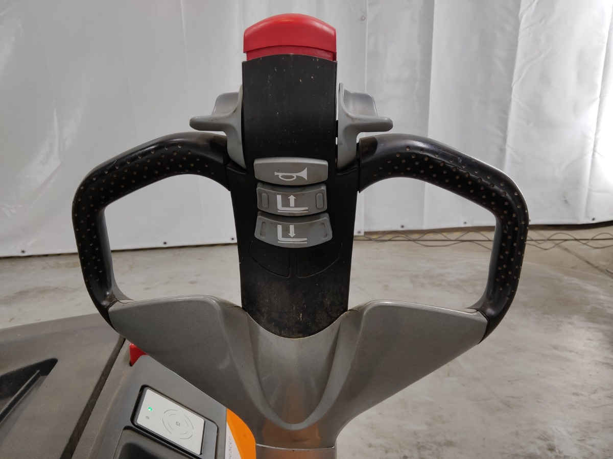 Still EXV16 - Penumpuk: gambar 3 Still EXV16 - Penumpuk: gambar 3