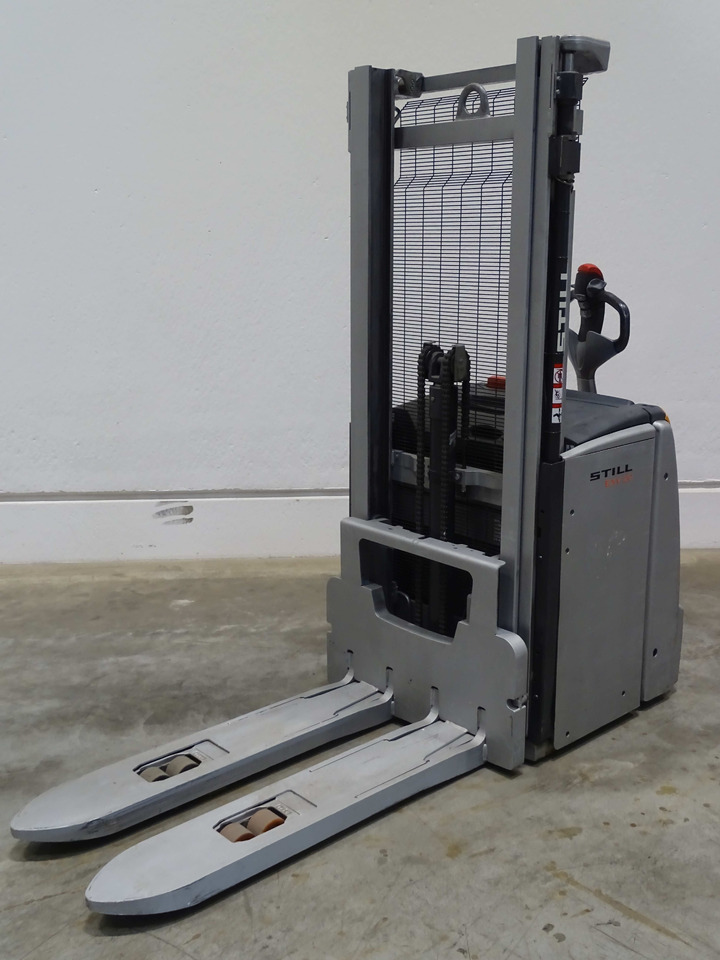 Still EXV20 - Penumpuk: gambar 1 Still EXV20 - Penumpuk: gambar 1