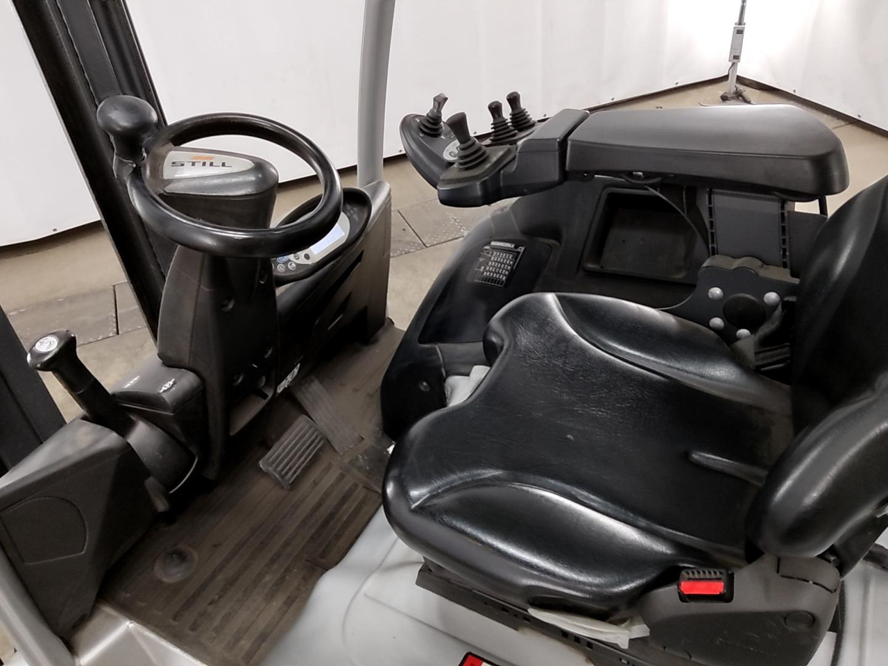 Still RX60-30 - Forklift listrik: gambar 3 Still RX60-30 - Forklift listrik: gambar 3