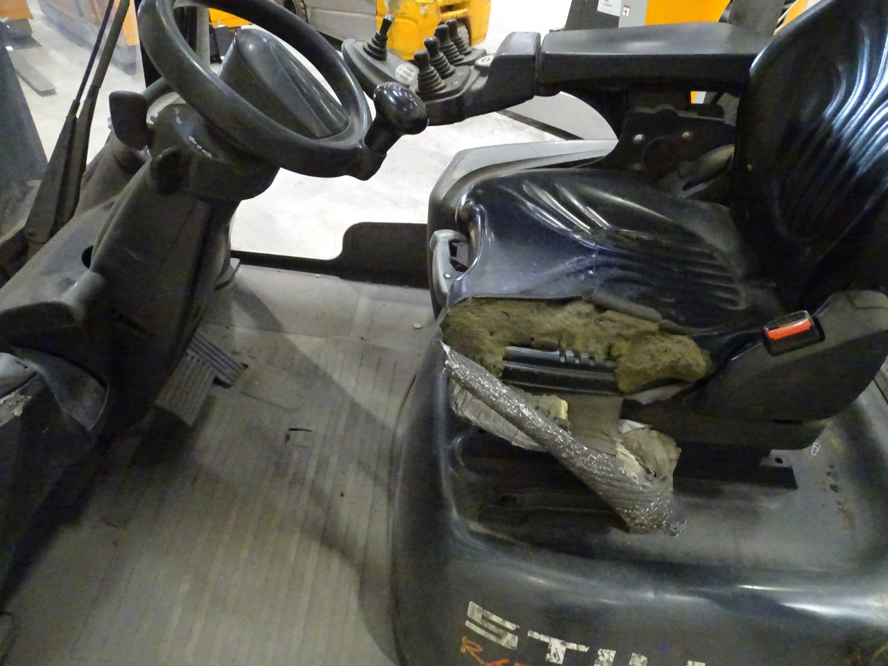 Still RX70-40 - Forklift diesel: gambar 3 Still RX70-40 - Forklift diesel: gambar 3